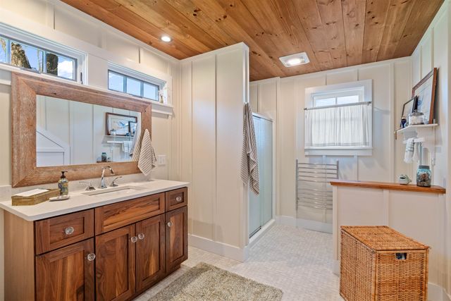 20 Keelers Bay Road, South Hero, VT 05486