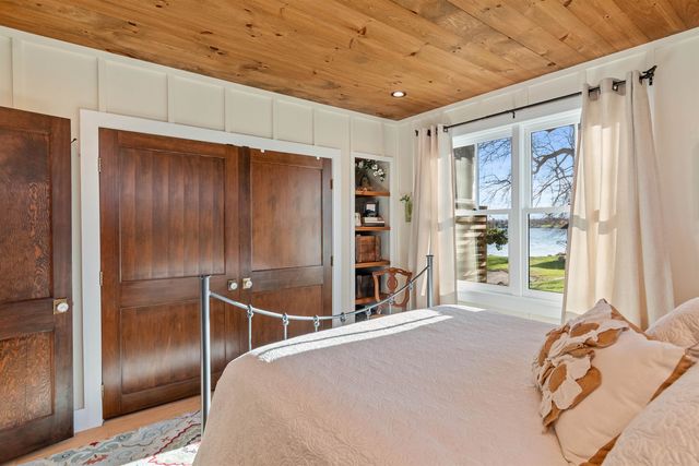 20 Keelers Bay Road, South Hero, VT 05486