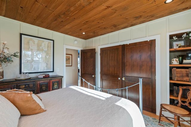 20 Keelers Bay Road, South Hero, VT 05486