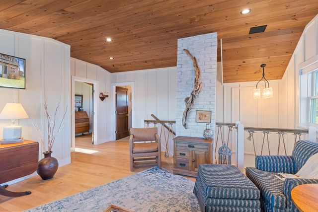 20 Keelers Bay Road, South Hero, VT 05486