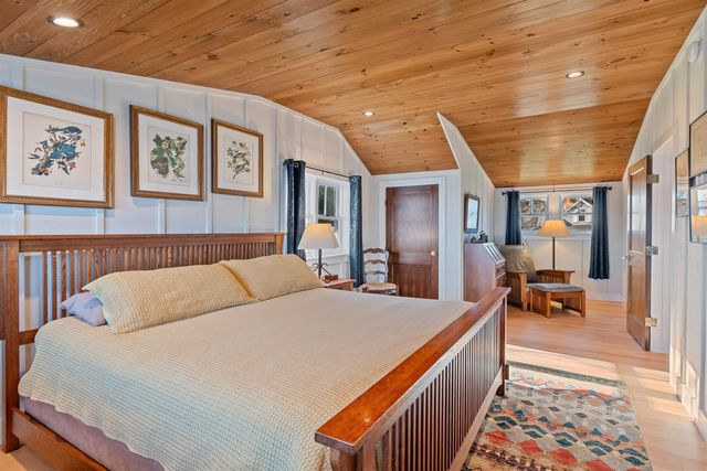 20 Keelers Bay Road, South Hero, VT 05486