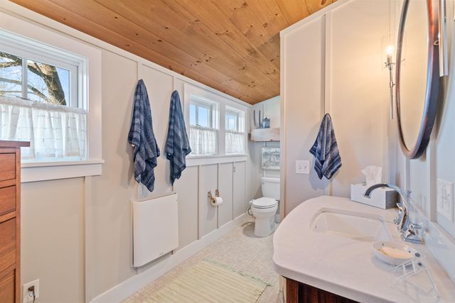 20 Keelers Bay Road, South Hero, VT 05486