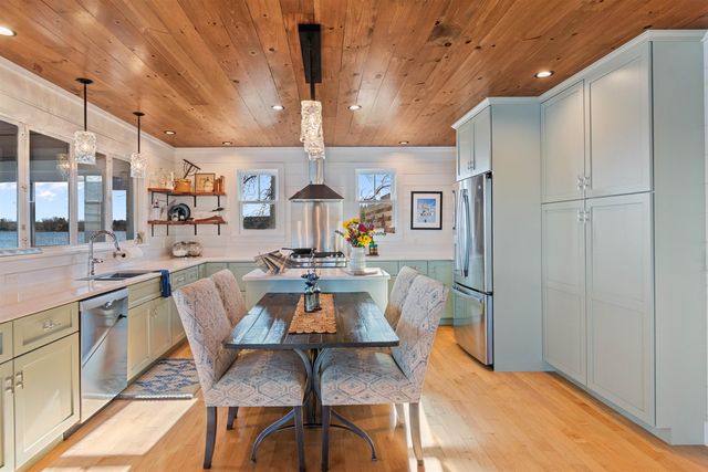 20 Keelers Bay Road, South Hero, VT 05486