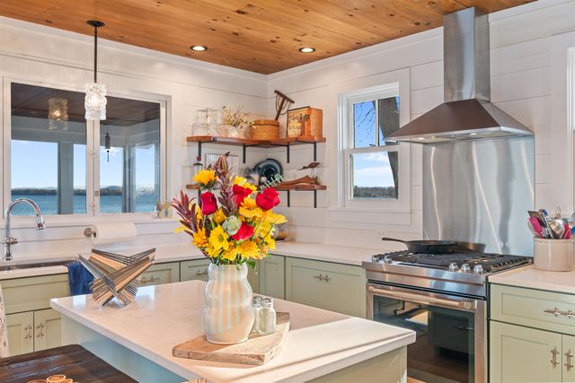 20 Keelers Bay Road, South Hero, VT 05486