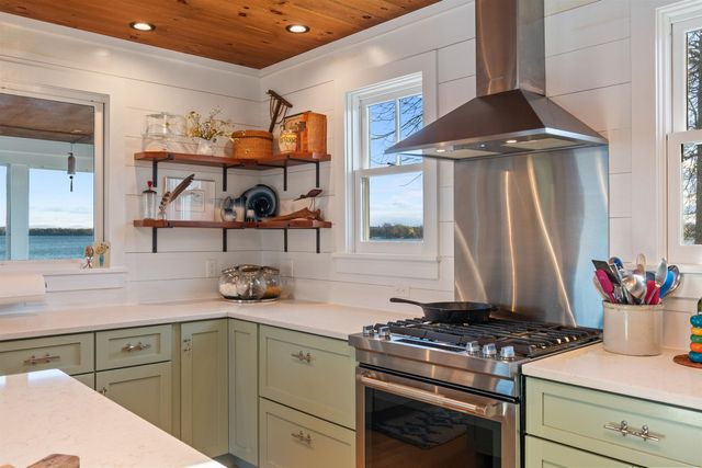 20 Keelers Bay Road, South Hero, VT 05486