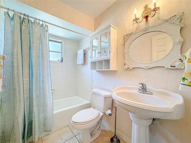 4523 W INDEPENDENCE DRIVE, Bradenton, FL 34210