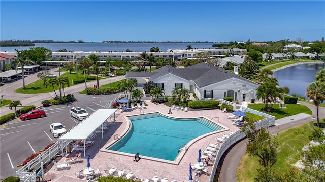 4523 W INDEPENDENCE DRIVE, Bradenton, FL 34210