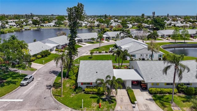 4523 W INDEPENDENCE DRIVE, Bradenton, FL 34210
