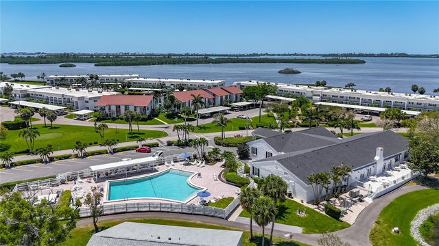 4523 W INDEPENDENCE DRIVE, Bradenton, FL 34210