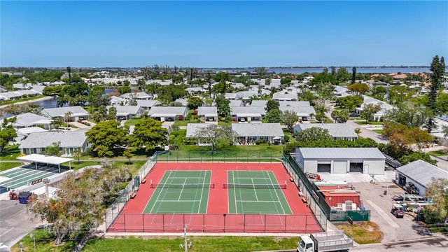4523 W INDEPENDENCE DRIVE, Bradenton, FL 34210