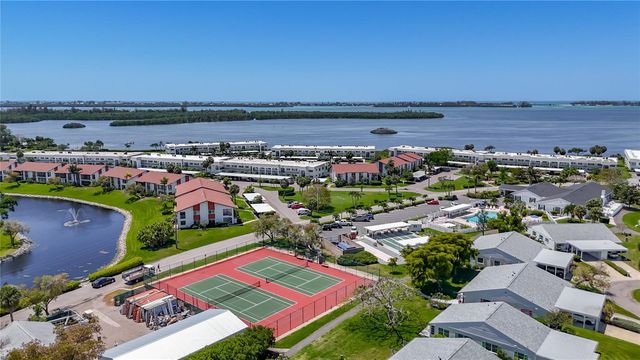 4523 W INDEPENDENCE DRIVE, Bradenton, FL 34210