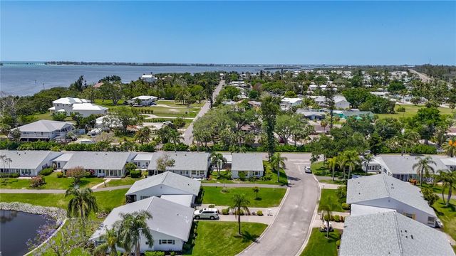 4523 W INDEPENDENCE DRIVE, Bradenton, FL 34210