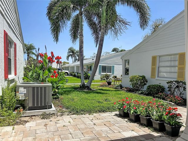 4523 W INDEPENDENCE DRIVE, Bradenton, FL 34210