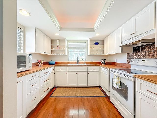 4523 W INDEPENDENCE DRIVE, Bradenton, FL 34210