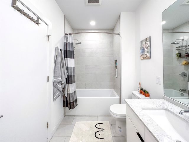900 S 1st ST 217, Austin, TX 78704