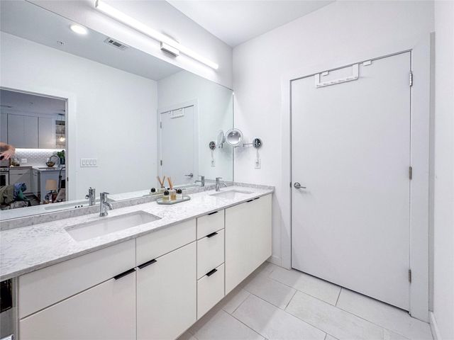 900 S 1st ST 217, Austin, TX 78704
