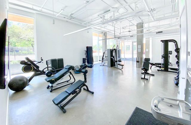 900 S 1st ST 217, Austin, TX 78704
