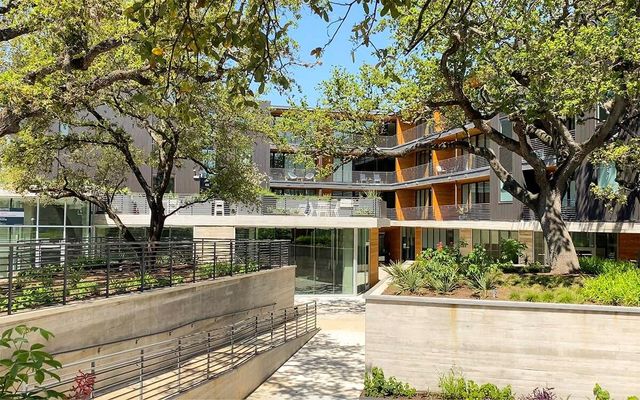 900 S 1st ST 217, Austin, TX 78704