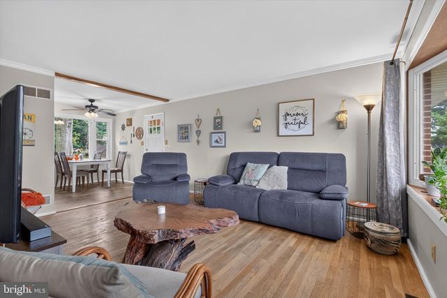 18 SKYPORT RD, Mechanicsburg, PA 17050