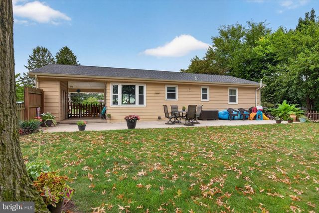 18 SKYPORT RD, Mechanicsburg, PA 17050