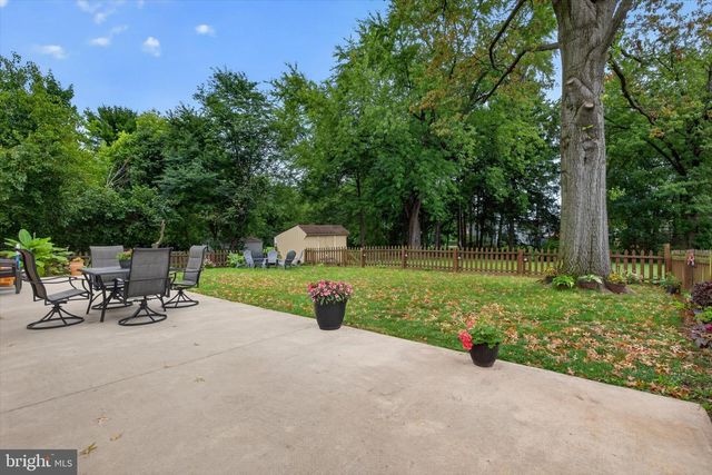 18 SKYPORT RD, Mechanicsburg, PA 17050
