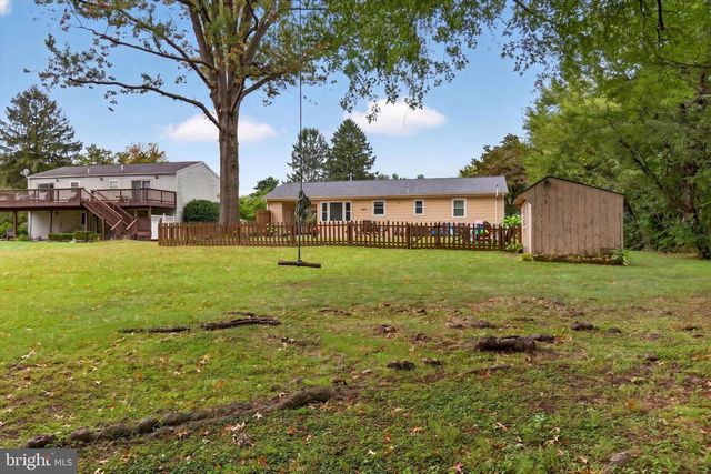 18 SKYPORT RD, Mechanicsburg, PA 17050