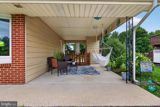 18 SKYPORT RD, Mechanicsburg, PA 17050