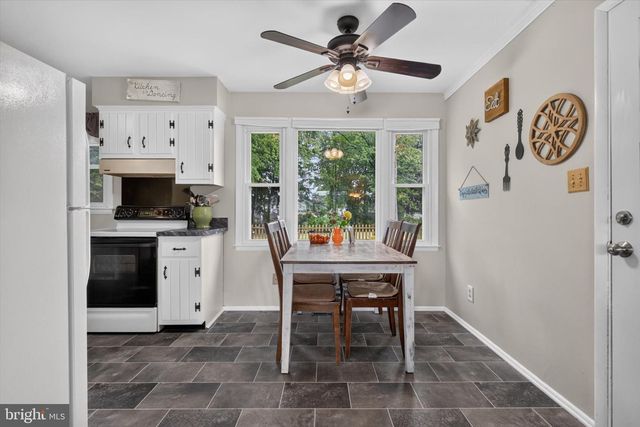 18 SKYPORT RD, Mechanicsburg, PA 17050