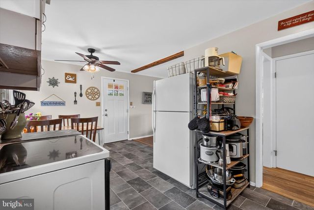 18 SKYPORT RD, Mechanicsburg, PA 17050