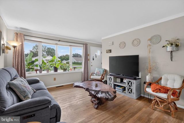 18 SKYPORT RD, Mechanicsburg, PA 17050