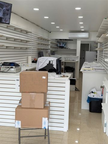 190-27-29 Jamaica Avenue, Hollis, NY 11423