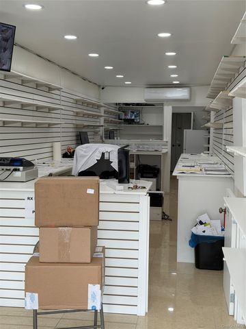 190-27-29 Jamaica Avenue, Hollis, NY 11423