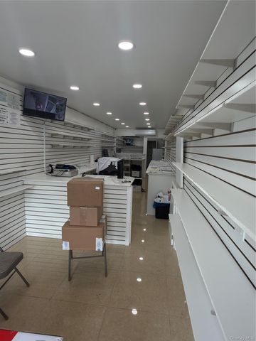 190-27-29 Jamaica Avenue, Hollis, NY 11423