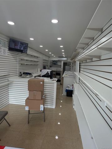 190-27-29 Jamaica Avenue, Hollis, NY 11423