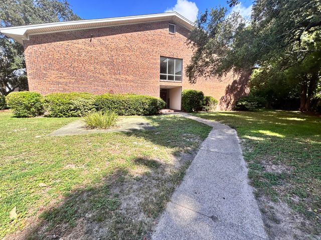 609 Colonial Drive, 4, Fort Walton Beach, FL 32547