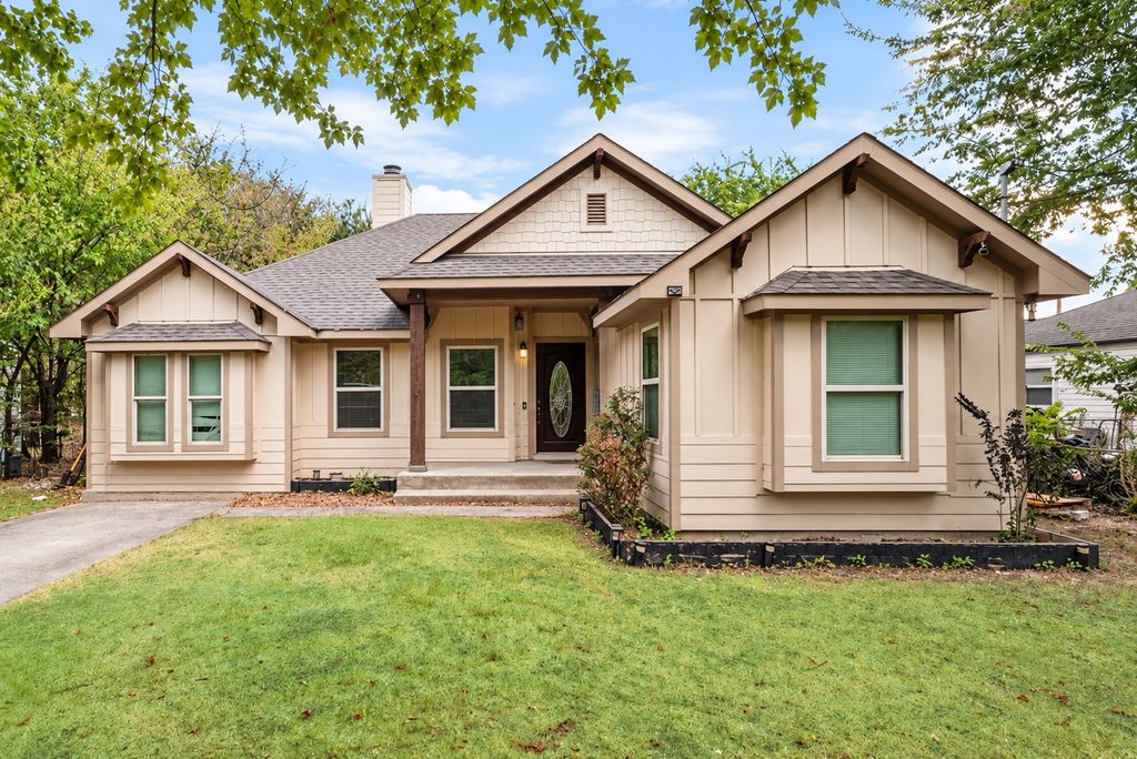 910 English Street, Irving, TX 75061 — exterior
