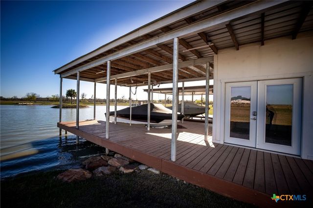 925 River Ranch Circle, Martindale, TX 78655