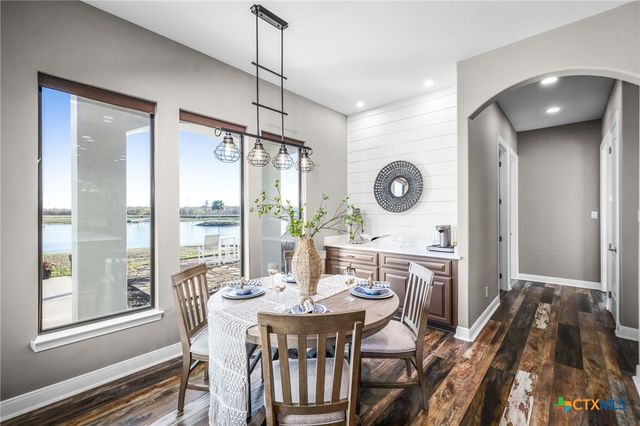 925 River Ranch Circle, Martindale, TX 78655