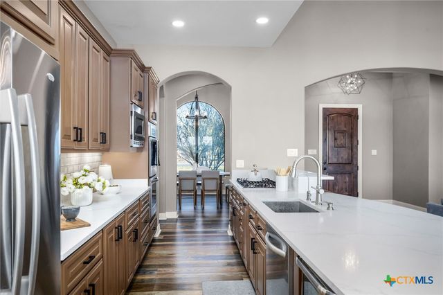 925 River Ranch Circle, Martindale, TX 78655