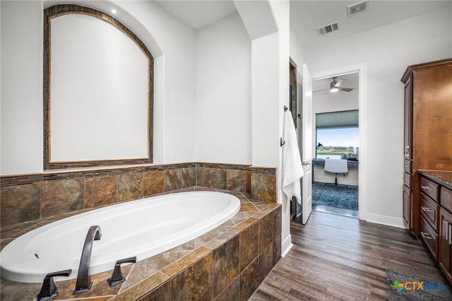 925 River Ranch Circle, Martindale, TX 78655