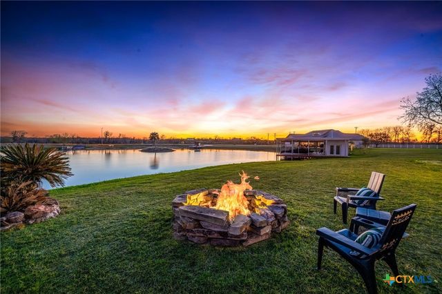 925 River Ranch Circle, Martindale, TX 78655