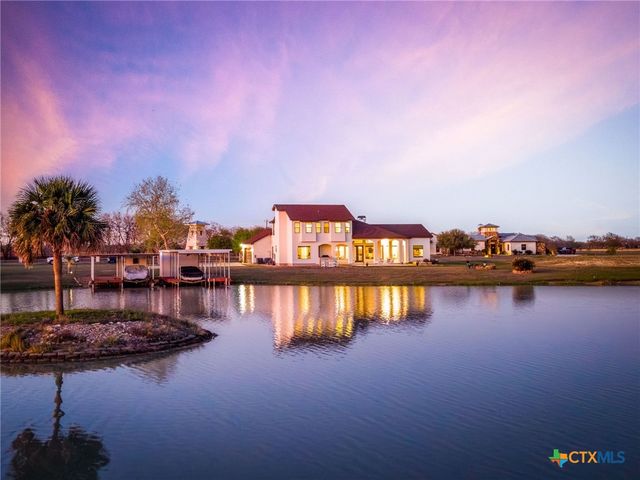 925 River Ranch Circle, Martindale, TX 78655