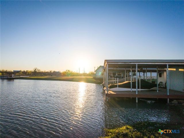 925 River Ranch Circle, Martindale, TX 78655