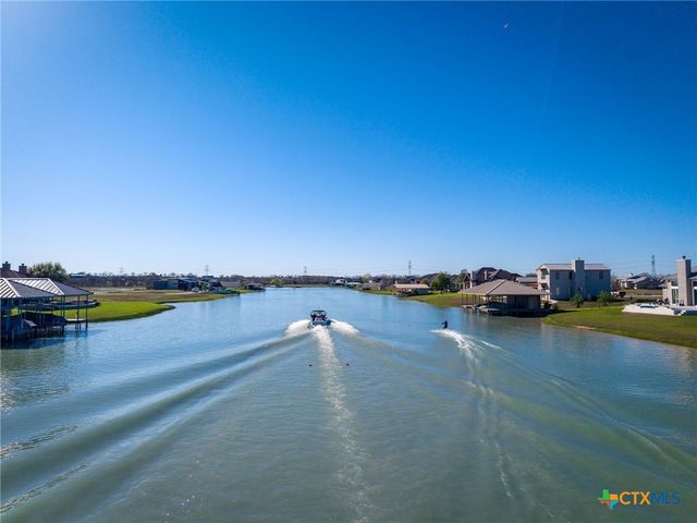 925 River Ranch Circle, Martindale, TX 78655