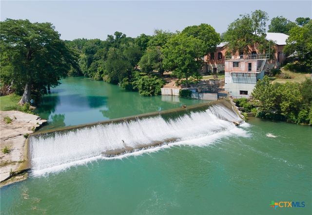 925 River Ranch Circle, Martindale, TX 78655