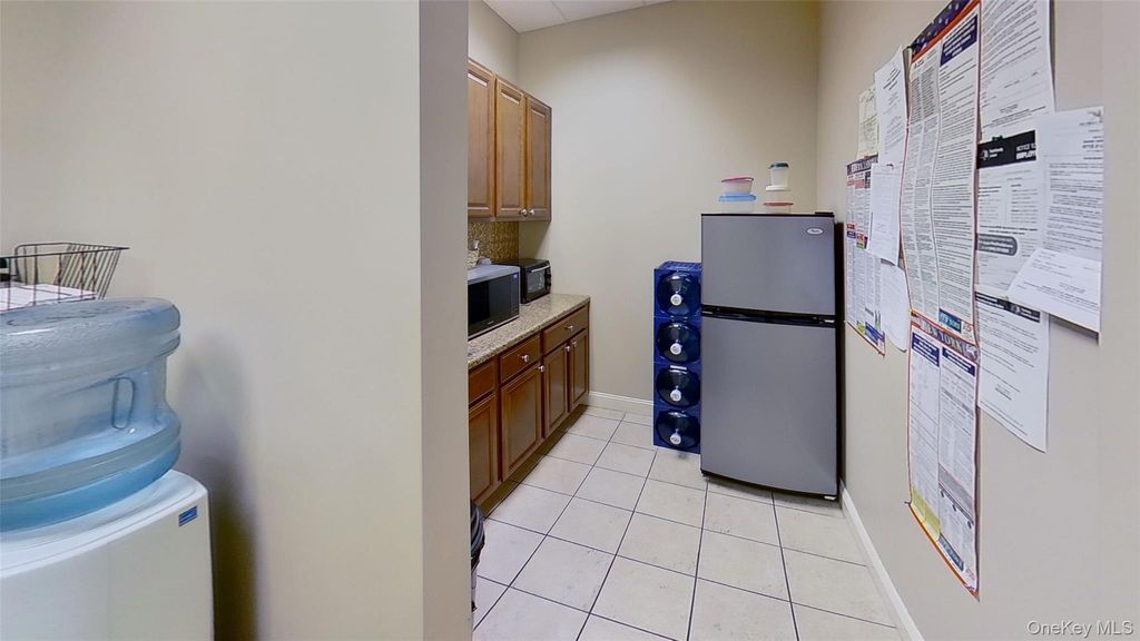 117 Executive Drive, New Windsor, NY 12553 — photo 3