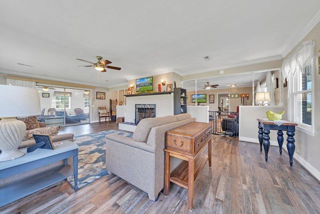 3226 Rakes RD, Rocky Mount, VA 24151