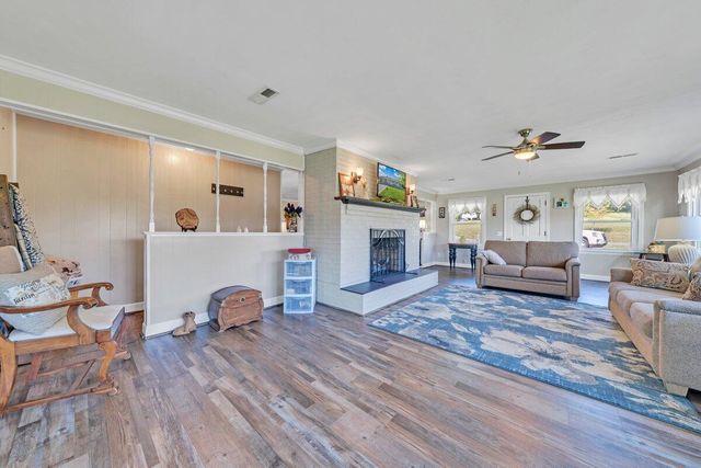3226 Rakes RD, Rocky Mount, VA 24151