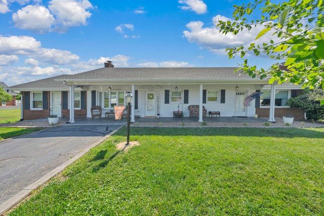 3226 Rakes RD, Rocky Mount, VA 24151