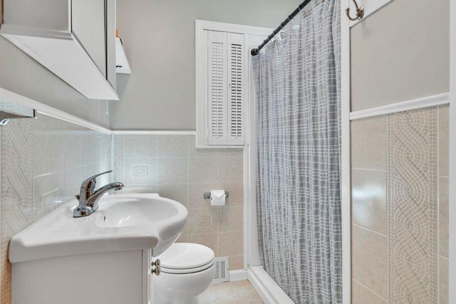3226 Rakes RD, Rocky Mount, VA 24151